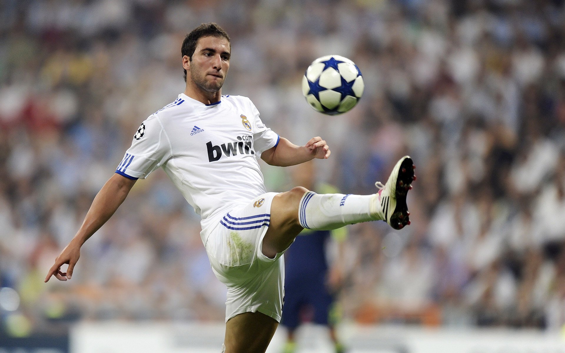 卢森堡球员在欧洲联赛中大放异彩，赢得尊重，58岁卢森堡